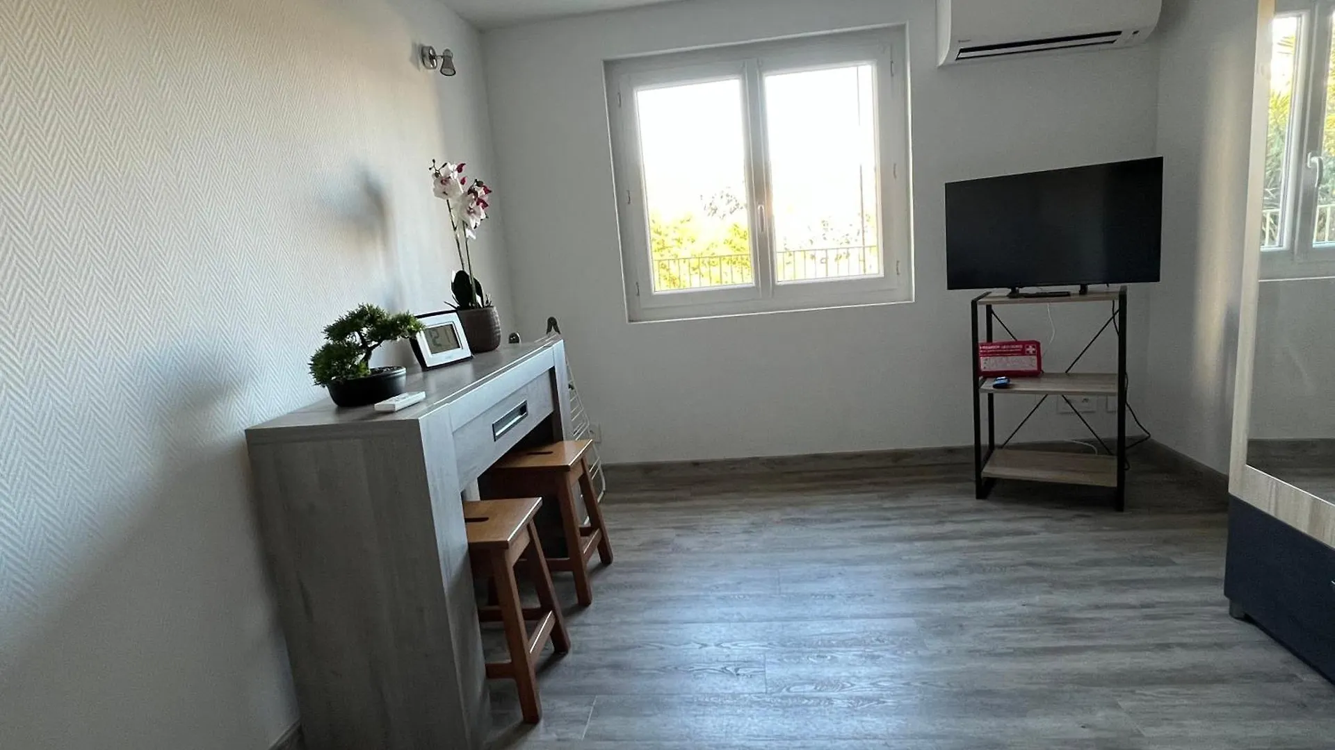 Apartment Appartement Fonctionnel Mandelieu-la-Napoule